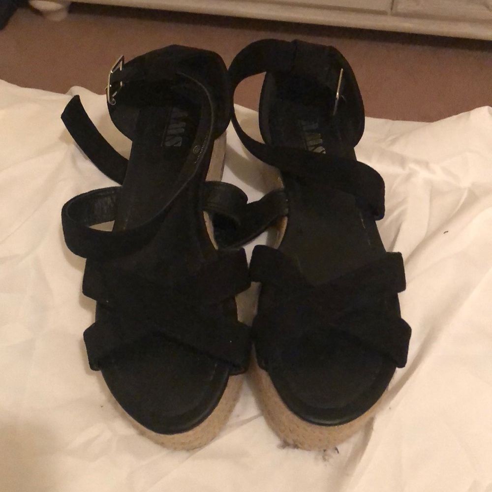 Sandals size 10
